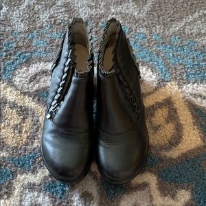 NWOT Algeria size 37